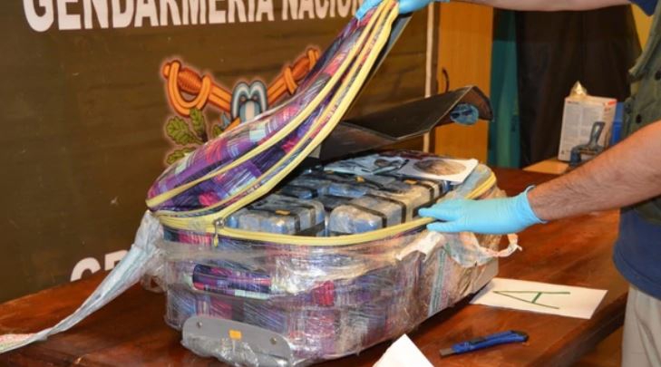 В российском посольстве в Аргентине нашли 400 кг кокаина (фото) - 110115 В российском посольстве в Аргентине нашли 400 кг кокаина (фото) - фото 110115 dqxikeidqxidqeant