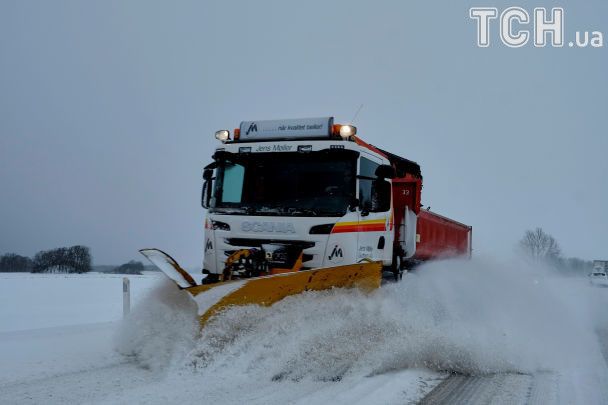 Массовые аварии, больше десятка жертв: в Европе бушует февральский холод