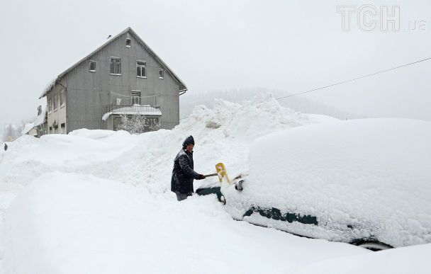 Массовые аварии, больше десятка жертв: в Европе бушует февральский холод