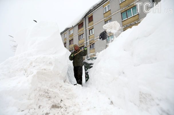 Массовые аварии, больше десятка жертв: в Европе бушует февральский холод