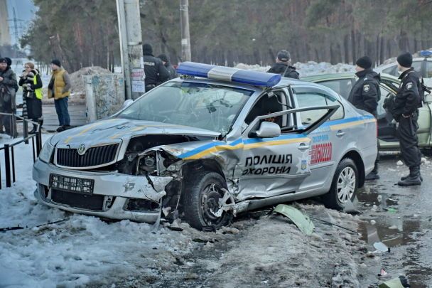 Ð Ðиеве пÑÑнÑй мÑжÑина пÑоÑаÑанил авÑÐ¾Ð¼Ð¾Ð±Ð¸Ð»Ñ Ð¿Ð¾Ð»Ð¸Ñии оÑ
ÑанÑ, пÑавооÑ
ÑаниÑели - в ÑеанимаÑии dqxikeidqxidqrant