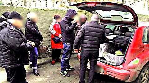 Группировка. Обещая выгодные скидки, 18 аферистов выманили у доверчивых пенсионеров почти 1,5 млн грн. Фото: полиция dqxikeidqxidqeant