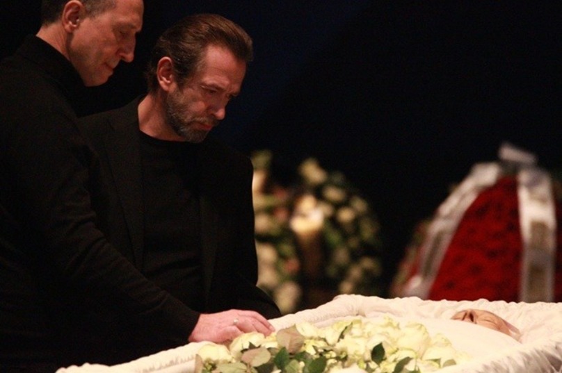 ÐŸÐ¾Ñ…Ð¾Ñ€Ð¾Ð½Ñ‹ ÐžÐ»ÐµÐ³Ð° Ð¢Ð°Ð±Ð°ÐºÐ¾Ð²Ð°. ÐšÐ°Ðº ÑÑ‚Ð¾ Ð±Ñ‹Ð»Ð¾ (Ñ„Ð¾Ñ‚Ð¾Ñ€ÐµÐ¿Ð¾Ñ€Ñ‚Ð°Ð¶) 