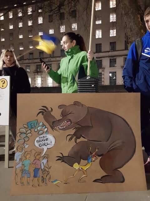 Антироссийский митинг в Лондоне: Когда упадет последний украинский солдат, Путин придет за вами 02 Антироссийский митинг в Лондоне: Когда упадет последний украинский солдат, Путин придет за вами 02