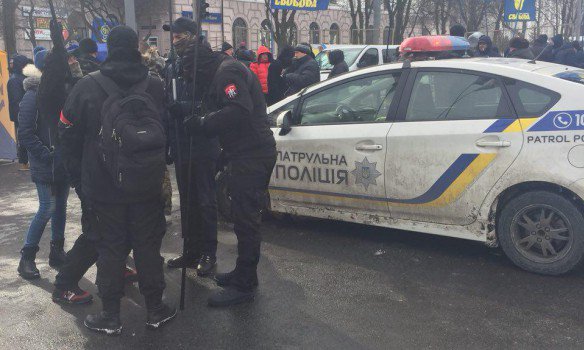 Полиция перекрыла Воздухофлотский проспект из-за митинга