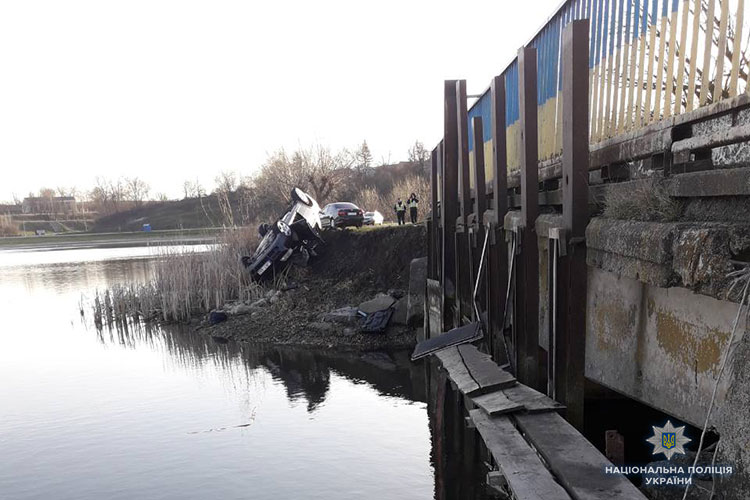 Ð’Ð¾Ð´Ð¸Ñ‚ÐµÐ»ÑŒ Ð²Ñ‹ÐµÑ…Ð°Ð» Ð·Ð° Ð¿Ñ€ÐµÐ´ÐµÐ»Ñ‹ Ð¿Ñ€Ð¾ÐµÐ·Ð¶ÐµÐ¹ Ñ‡Ð°ÑÑ‚Ð¸ Ð¸ Ð¿ÐµÑ€ÐµÐ²ÐµÑ€Ð½ÑƒÐ»ÑÑ, Ð²ÑŠÐµÑ…Ð°Ð² Ð² Ð¿Ñ€ÑƒÐ´