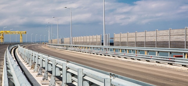 «Уже почти готов» - новые фото Крымского моста «Уже почти готов» - новые фото Крымского моста dqxikeidqxidqrant