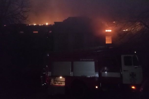 ÐŸÐ¾Ð´ Ð¥Ð°Ñ€ÑŒÐºÐ¾Ð²Ð¾Ð¼ Ð¾Ð³Ð¾Ð½ÑŒ ÑƒÐ½Ð¸Ñ‡Ñ‚Ð¾Ð¶Ð¸Ð» Ð´ÐµÑ€ÐµÐ²ÑÐ½Ð½Ñ‹Ð¹ Ð¿Ð°Ð¼ÑÑ‚Ð½Ð¸Ðº Ð°Ñ€Ñ…Ð¸Ñ‚ÐµÐºÑ‚ÑƒÑ€Ñ‹ - ÑƒÑÐ°Ð´ÑŒÐ±Ñƒ Ð¨Ð¸Ð´Ð»Ð¾Ð²ÑÐºÐ¸Ñ… dqxikeidqxidqrant