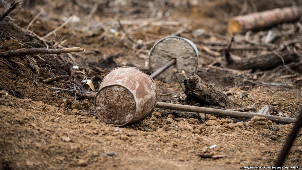 Два відра, бетон і лом – саморобна штанга морпіхів на одній з передових