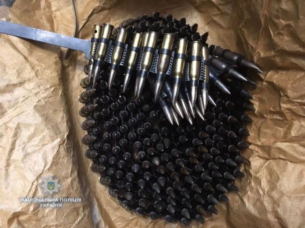 ÐвÑомаÑÑ, винÑовки, гÑанаÑÑ Ð¸ взÑÑвÑаÑка: Ñ Ð¶Ð¸ÑÐµÐ»Ñ Ð Ð¾Ð²Ð½Ð¾ изÑÑли моÑнÑй аÑÑенал оÑÑжиÑ