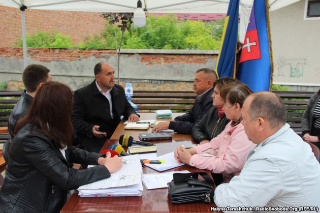 Робочий кабінет мера у наметі dqxikeidqxidqeant