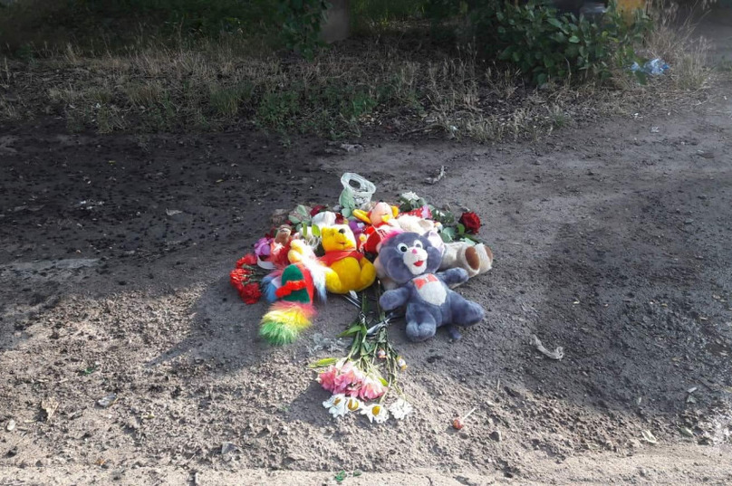 Ð’ ÐžÐ´ÐµÑÑÐµ ÑÑ‚Ð°Ñ€ÑƒÑ…Ð° Ð½Ð° Ð´Ð¶Ð¸Ð¿Ðµ ÑƒÐ±Ð¸Ð»Ð° Ð¼Ð¾Ð»Ð¾Ð´ÑƒÑŽ Ð´ÐµÐ²ÑƒÑˆÐºÑƒ Ñ Ñ€ÐµÐ±ÐµÐ½ÐºÐ¾Ð¼. Ð›ÑŽÐ´Ð¸ Ð¿Ð¾Ð´Ð½ÑÐ»Ð¸ Ð±ÑƒÐ½Ñ‚ (Ñ„Ð¾Ñ‚Ð¾, Ð²Ð¸Ð´ÐµÐ¾) 