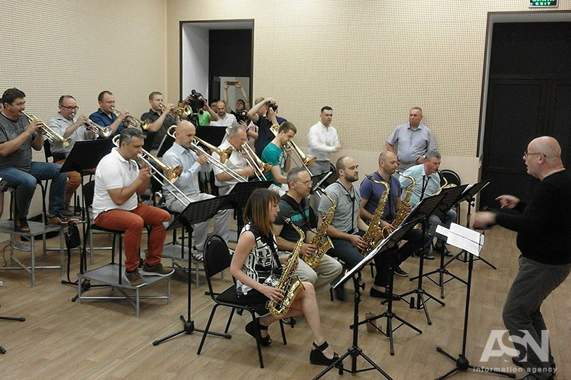 Ñ€ÐµÐ¿ÐµÑ‚Ð¸Ñ†Ð¸Ñ, Ð¾Ñ€ÐºÐµÑÑ‚Ñ€, Ð¿Ñ€ÐµÐ·Ð¸Ð´ÐµÐ½Ñ‚ÑÐºÐ¸Ð¹, Ð’Ð°Ð»ÑŒÑ‚Ñ†Ð¸Ð½Ð³, Ð›Ð°Ð±Ð¾Ñ€ÑŒÐµ, Ð³Ð°ÑÑ‚Ñ€Ð¾Ð»Ð¸, Ð“Ñ€ÑÐ¼Ð¼Ð¸, Ñ„ÐµÑÑ‚Ð¸Ð²Ð°Ð»ÑŒ, Ð¼ÑƒÐ·Ñ‹ÐºÐ°