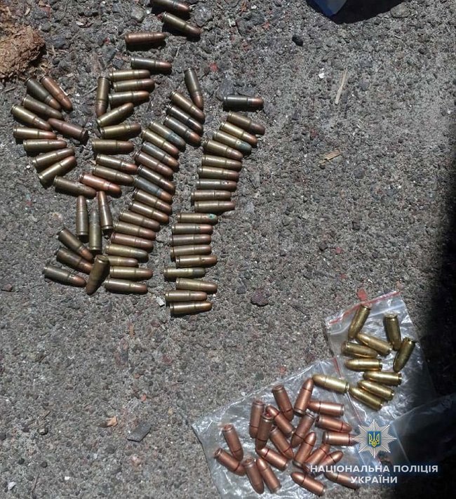  ,  ,     ,   , -  04