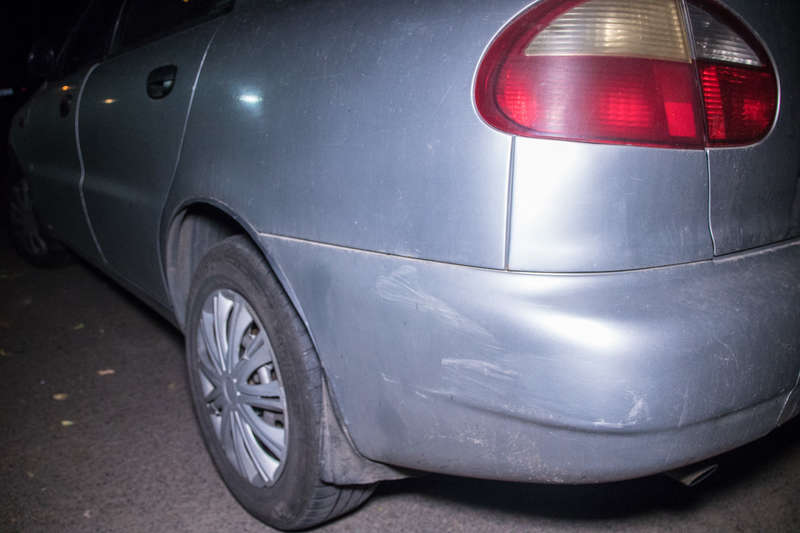 Ðн задел пÑипаÑкованнÑе Daewoo и Nissan