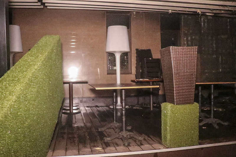 ÐŸÐ¾ÑÐºÐ¾Ð»ÑŒÐºÑƒ Ð·Ð°Ð²ÐµÐ´ÐµÐ½Ð¸Ðµ Ð½Ðµ Ñ€Ð°Ð±Ð¾Ñ‚Ð°ÐµÑ‚ Ð½Ð¾Ñ‡ÑŒÑŽ, Ð½Ð¸ Ð³Ð¾ÑÑ‚ÐµÐ¹ Ð½Ð¸ Ð¿ÐµÑ€ÑÐ¾Ð½Ð°Ð»Ð° Ð½Ð° Ð¼ÐµÑÑ‚Ðµ Ð½Ðµ Ð±Ñ‹Ð»Ð¾