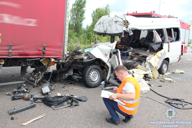 Ð ÐµÐ±ÐµÐ½Ð¾Ðº Ð² ÐºÑ€Ð¸Ñ‚Ð¸Ñ‡ÐµÑÐºÐ¾Ð¼ ÑÐ¾ÑÑ‚Ð¾ÑÐ½Ð¸Ð¸: ÐŸÐ¾ÑÐ²Ð¸Ð»Ð¸ÑÑŒ Ð¿Ð¾Ð´Ñ€Ð¾Ð±Ð½Ð¾ÑÑ‚Ð¸ ÐºÐ¾ÑˆÐ¼Ð°Ñ€Ð½Ð¾Ð¹ Ð°Ð²Ð°Ñ€Ð¸Ð¸ Ñ 10 Ð¶ÐµÑ€Ñ‚Ð²Ð°Ð¼Ð¸ 