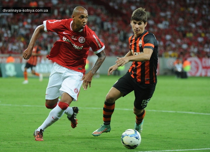 Блог пользователя Oblomov: Футболисты Шахтёра провели игру без национальной символики и требовали прекратить войну