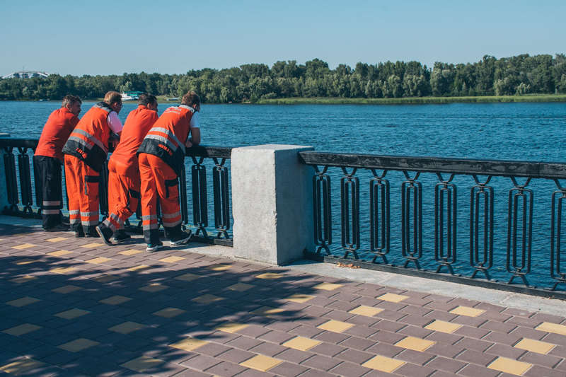 ТÑÑп наÑ
одилÑÑ Ð² неÑколÑкиÑ
меÑÑов Ð¾Ñ Ð±ÐµÑега