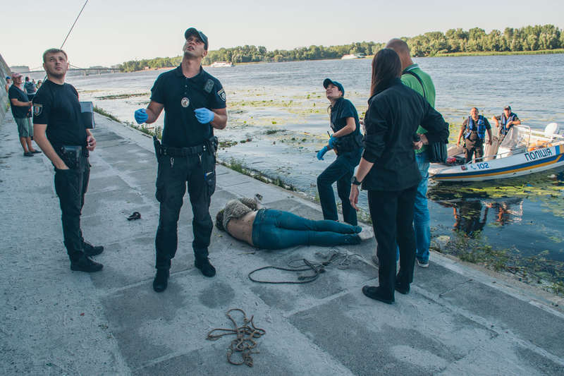 Ðо Ñловам пÑавооÑ
ÑаниÑелей, Ñело наÑ
одилоÑÑ Ð² воде около ÑÑÑок