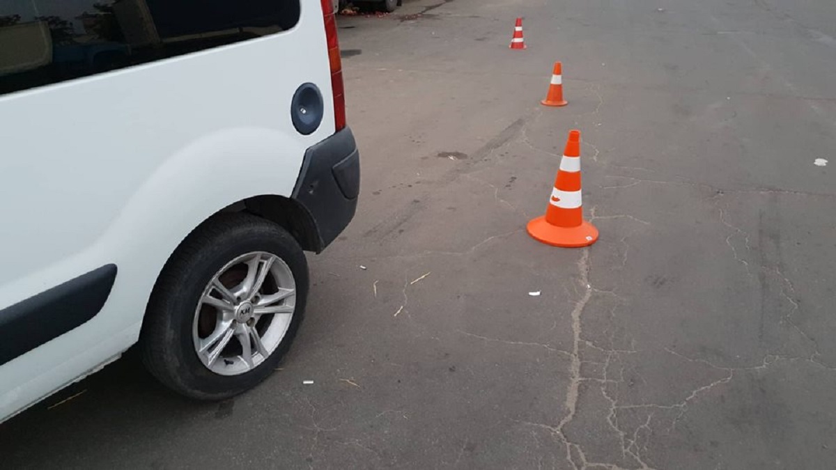 По предварительной информации, водитель авто был пьÑн