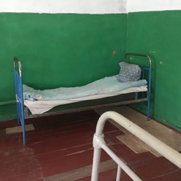 Валківська психлікарня палата ліжко dqxikeidqxidqrant