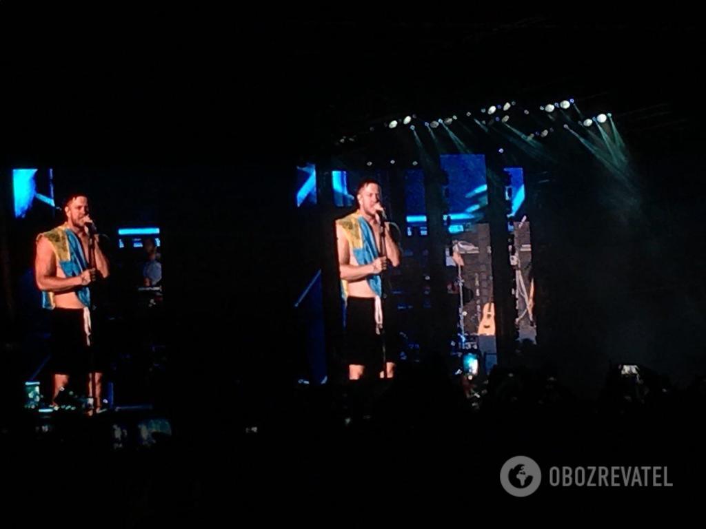 Флаг Украины на сцене: в Киеве прошел концерт Imagine Dragons