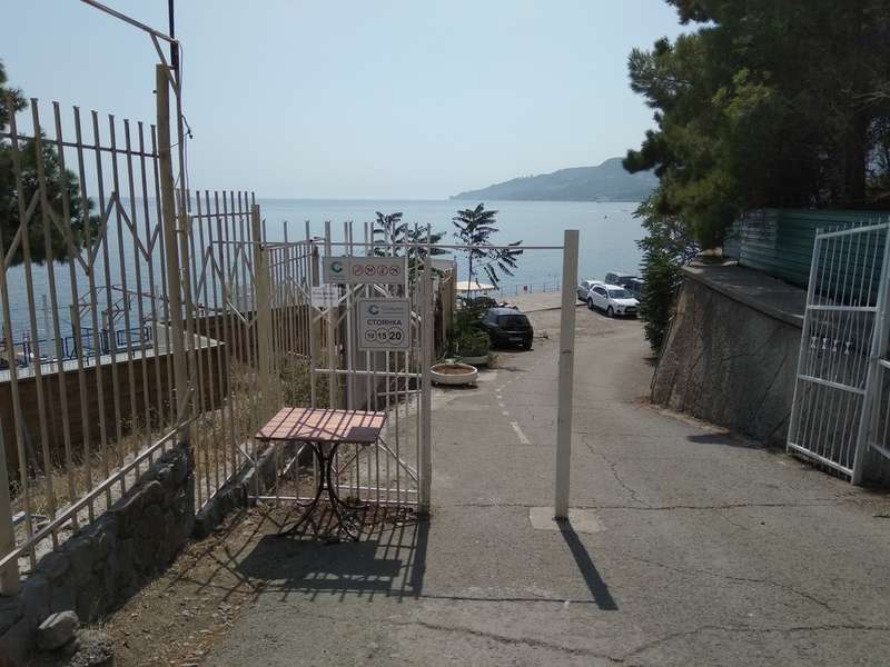 Утопает в грязи: в сети показали, во что оккупанты превратили Крым