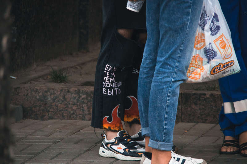 ÐŸÐ°Ñ€Ð½Ð¸ ÐºÑ€Ð¸Ñ‡Ð°Ð»Ð¸, Ñ‡Ñ‚Ð¾ Ð¾Ð½Ð¸ Ð½Ð¸ Ð² Ñ‡ÐµÐ¼ Ð½Ðµ Ð²Ð¸Ð½Ð¾Ð²Ð°Ñ‚Ñ‹ Ð¸ Ð½Ð¸ÐºÐ¾Ð³Ð¾ Ð½Ðµ Ñ‚Ñ€Ð¾Ð³Ð°Ð»Ð¸