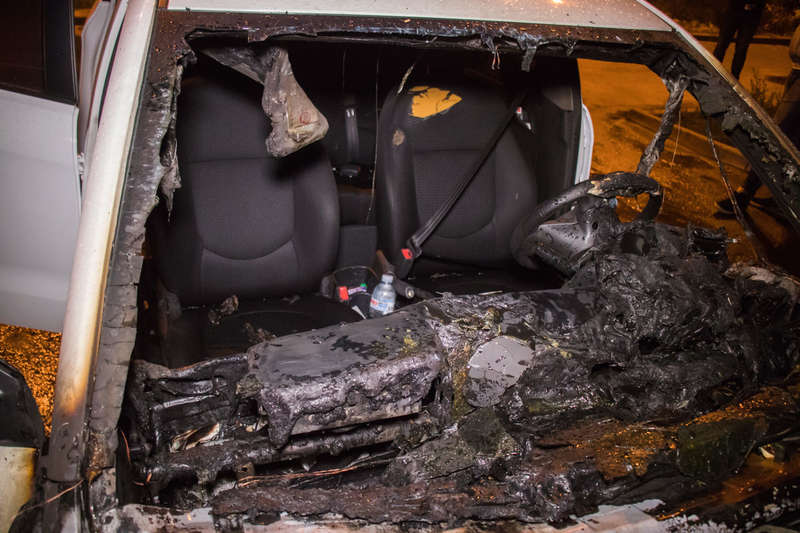 ÐžÐ³Ð¾Ð½ÑŒ ÑƒÐ½Ð¸Ñ‡Ñ‚Ð¾Ð¶Ð¸Ð» Ð¼Ð¾Ñ‚Ð¾Ñ€Ð½Ñ‹Ð¹ Ð¾Ñ‚ÑÐµÐº Ð¼Ð°ÑˆÐ¸Ð½Ñ‹ Ð¸ Ñ‡Ð°ÑÑ‚Ð¸Ñ‡Ð½Ð¾ Ð¿Ð¾Ð²Ñ€ÐµÐ´Ð¸Ð» ÑÐ°Ð»Ð¾Ð½ dqxikeidqxittant