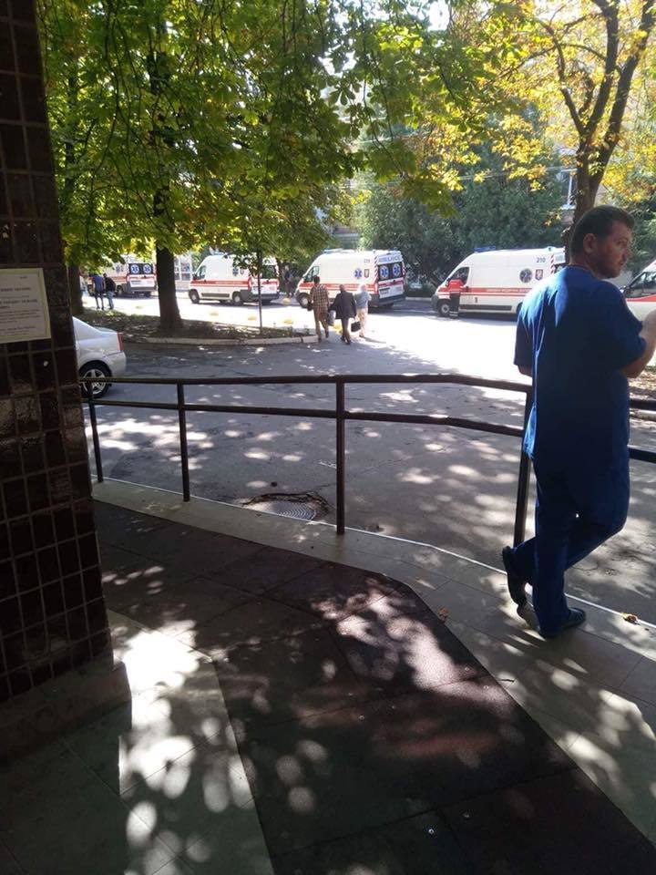 По Киеву пронеслась вереница ’’скорых’’: волонтер обратилась к украинцам