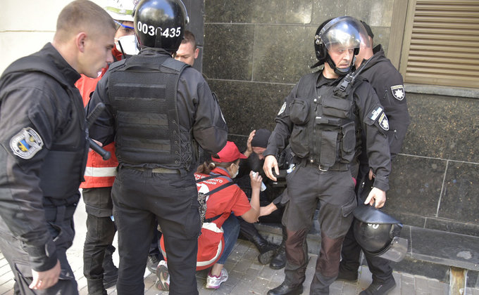 ÐŸÐ¾ÑÐ»ÐµÐ´ÑÑ‚Ð²Ð¸Ñ Ð¿Ð¾Ñ‚Ð°ÑÐ¾Ð²ÐºÐ¸ Ð¿Ð¾Ð´ Ð“ÐŸÐ£: Ð¸ÑÐ¿Ð¾Ñ€Ñ‡ÐµÐ½Ð½Ñ‹Ð¹ Ñ„Ð°ÑÐ°Ð´ Ð¸ Ñ€Ð°Ð½ÐµÐ½Ñ‹Ðµ - Ñ„Ð¾Ñ‚Ð¾