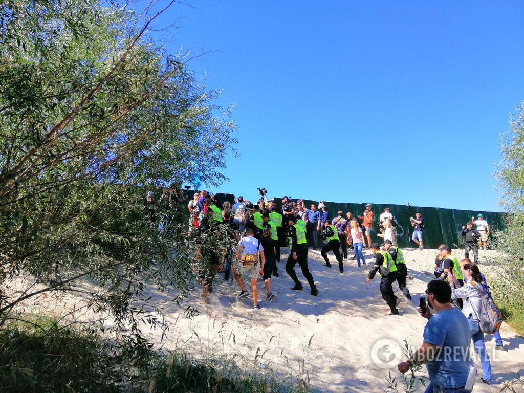 Ð’ Киеве задержали титушек в балаклавах и Ñ Ð³Ñ€Ð°Ð½Ð°Ñ‚Ð°Ð¼Ð¸ dqxikeidqxidqeant