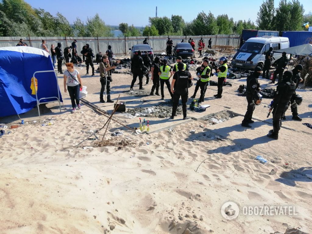 Ð’ Киеве задержали титушек в балаклавах и Ñ Ð³Ñ€Ð°Ð½Ð°Ñ‚Ð°Ð¼Ð¸