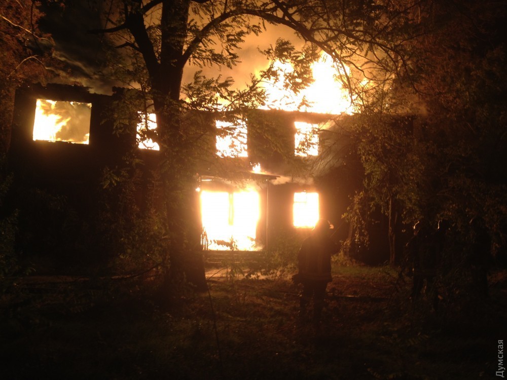 Ð’ ÐžÐ´ÐµÑÑÐµ Ð¼Ð°ÑÑˆÑ‚Ð°Ð±Ð½Ñ‹Ð¹ Ð¿Ð¾Ð¶Ð°Ñ€ Ð¾Ñ…Ð²Ð°Ñ‚Ð¸Ð» ÑÐ°Ð½Ð°Ñ‚Ð¾Ñ€Ð¸Ð¹: Ð²ÑÐµ Ð¿Ð¾Ð´Ñ€Ð¾Ð±Ð½Ð¾ÑÑ‚Ð¸ dqxikeidqxidqeant