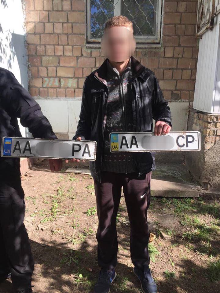 Молодчик украл больше сотни автономеров dqxikeidqxidqrant