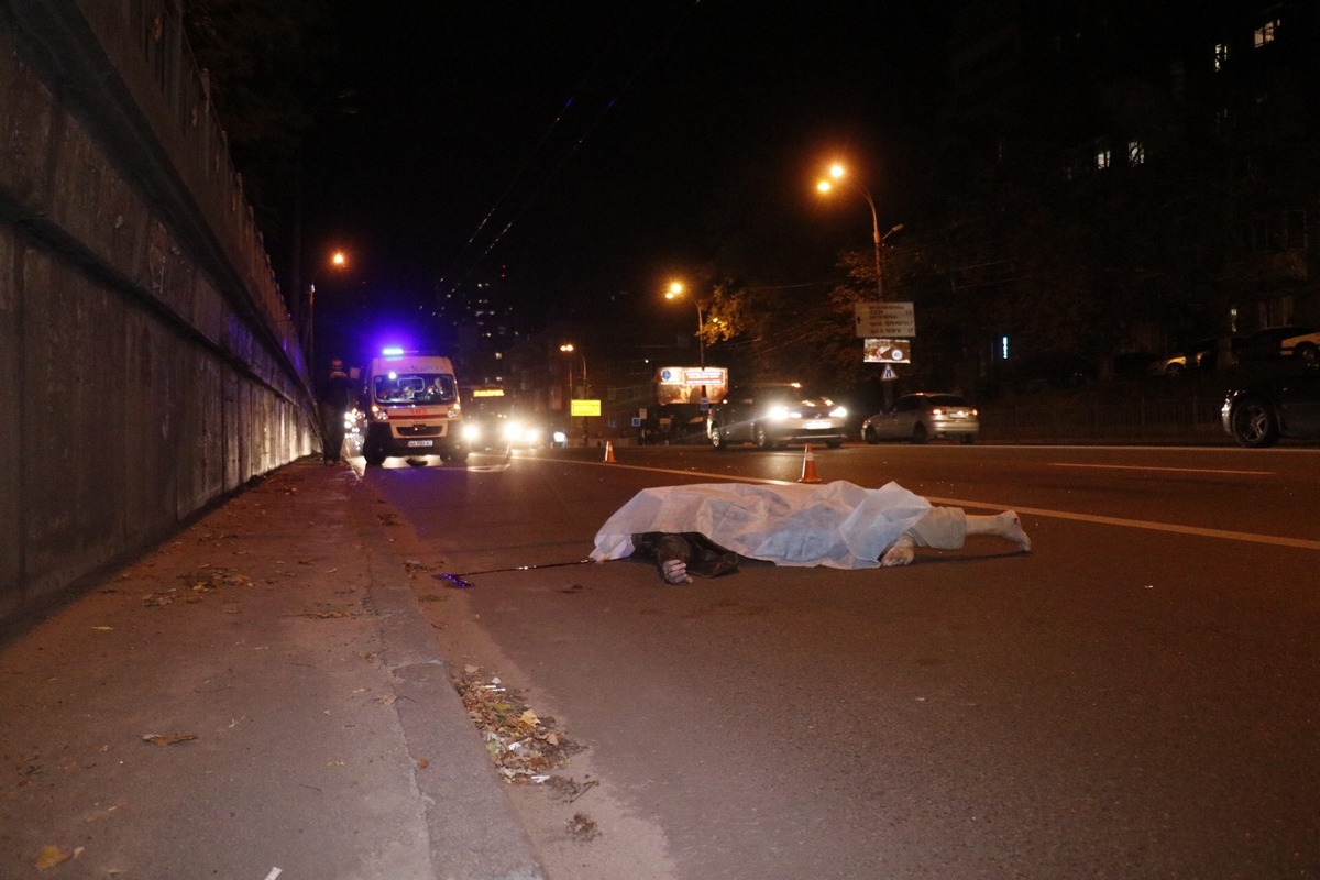 ÐÑжÑина пеÑебегал доÑÐ¾Ð³Ñ Ð² неположенном меÑÑе dqxikeidqxidqeant