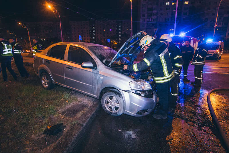 Ð’Ð¾Ð´Ð¸Ñ‚ÐµÐ»ÑŒ Ð½Ðµ ÑÐ¾Ñ€Ð¸ÐµÐ½Ñ‚Ð¸Ñ€Ð¾Ð²Ð°Ð»ÑÑ Ð½Ð° Ð¼ÐµÑÑ‚Ð½Ð¾ÑÑ‚Ð¸ Ð¸ Ð½Ðµ Ð·Ð°Ð¼ÐµÑ‚Ð¸Ð», Ñ‡Ñ‚Ð¾ Ð´Ð¾Ñ€Ð¾Ð³Ð° Ð½Ð°Ñ‡Ð°Ð»Ð° ÑƒÑ…Ð¾Ð´Ð¸Ñ‚ÑŒ Ð² ÑÑ‚Ð¾Ñ€Ð¾Ð½Ñƒ
