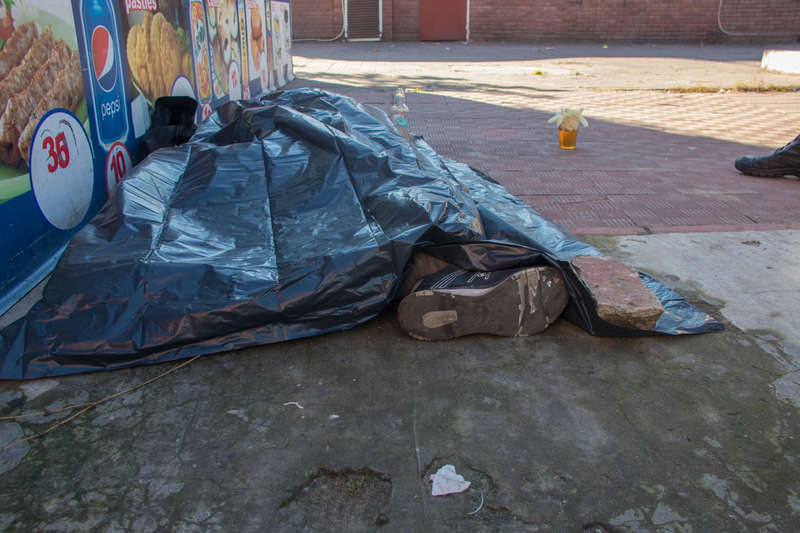 ÐÐ° Ð²Ð¸Ð´ Ð¼ÑƒÐ¶Ñ‡Ð¸Ð½Ðµ Ð¾ÐºÐ¾Ð»Ð¾ 40 Ð»ÐµÑ‚, ÑÐ»ÐµÐ´Ð¾Ð² Ð½Ð°ÑÐ¸Ð»ÑŒÑÑ‚Ð²ÐµÐ½Ð½Ð¾Ð¹ ÑÐ¼ÐµÑ€Ñ‚Ð¸ Ð¾Ð±Ð½Ð°Ñ€ÑƒÐ¶ÐµÐ½Ð¾ Ð½Ðµ Ð±Ñ‹Ð»Ð¾