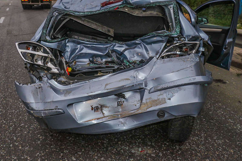 Ð’ Ñ€ÐµÐ·ÑƒÐ»ÑŒÑ‚Ð°Ñ‚Ðµ ÑÑ‚Ð¾Ð»ÐºÐ½Ð¾Ð²ÐµÐ½Ð¸Ñ Opel Ð¾Ñ‚Ð»ÐµÑ‚ÐµÐ» Ð¼ÐµÑ‚Ñ€Ð¾Ð² Ð½Ð° 100 Ð¾Ñ‚ Ð¼ÐµÑÑ‚Ð° ÑƒÐ´Ð°Ñ€Ð°