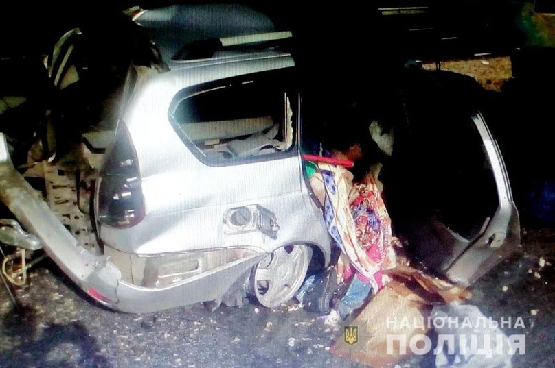 ÐаÑÐ¸Ð½Ñ ÑмÑло как бÑмагÑ. СÑаÑÑй ÐÐРпогÑбил двоиÑ
лÑдей под гÑÑзовиком