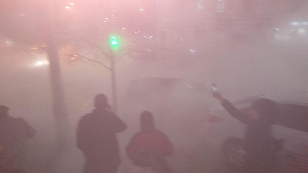 Машина Ñ Ð»ÑŽÐ´ÑŒÐ¼Ð¸ провалилаÑÑŒ в разлом: в Киеве произошло крупное ЧП dqxikeidqxidqrant