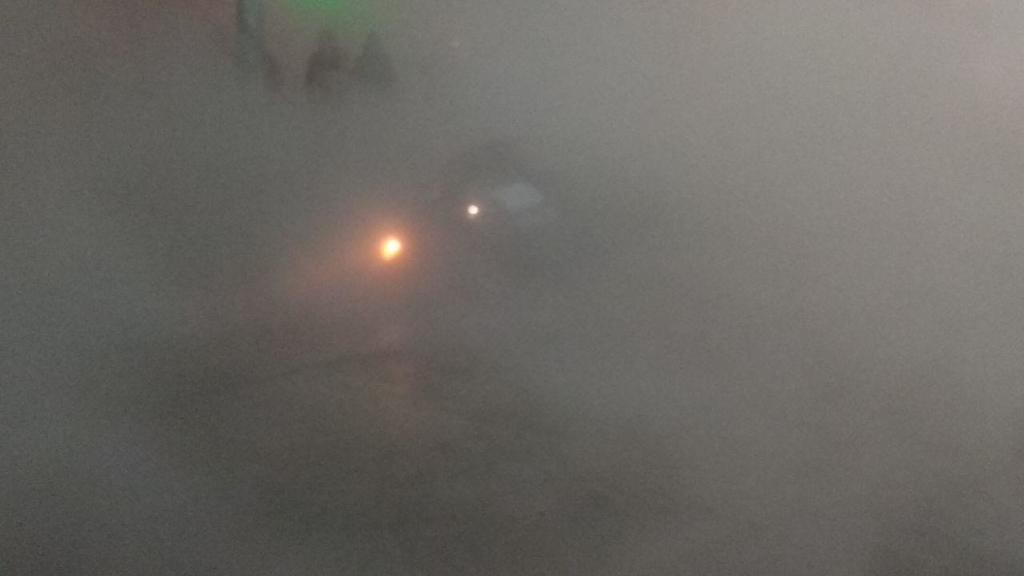 Машина Ñ Ð»ÑŽÐ´ÑŒÐ¼Ð¸ провалилаÑÑŒ в разлом: в Киеве произошло крупное ЧП