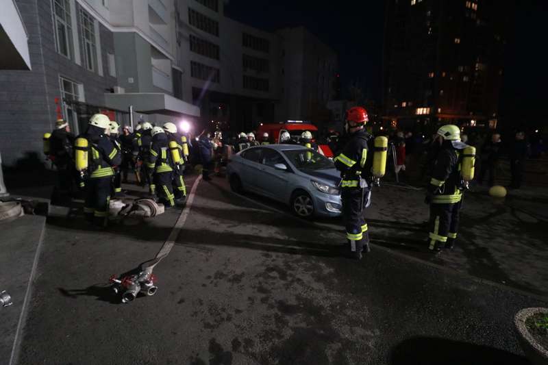 ÐÐ° Ð¼ÐµÑÑ‚Ðµ Ð¿Ñ€Ð¾Ð¸ÑÑˆÐµÑÑ‚Ð²Ð¸Ñ Ñ€Ð°Ð±Ð¾Ñ‚Ð°Ð»Ð¸ 20 ÐµÐ´Ð¸Ð½Ð¸Ñ† Ð¿Ð¾Ð¶Ð°Ñ€Ð½Ð¾Ð¹ Ñ‚ÐµÑ…Ð½Ð¸ÐºÐ¸ Ð¸Â  75 Ñ‡ÐµÐ»Ð¾Ð²ÐµÐº Ð»Ð¸Ñ‡Ð½Ð¾Ð³Ð¾ ÑÐ¾ÑÑ‚Ð°Ð²Ð°