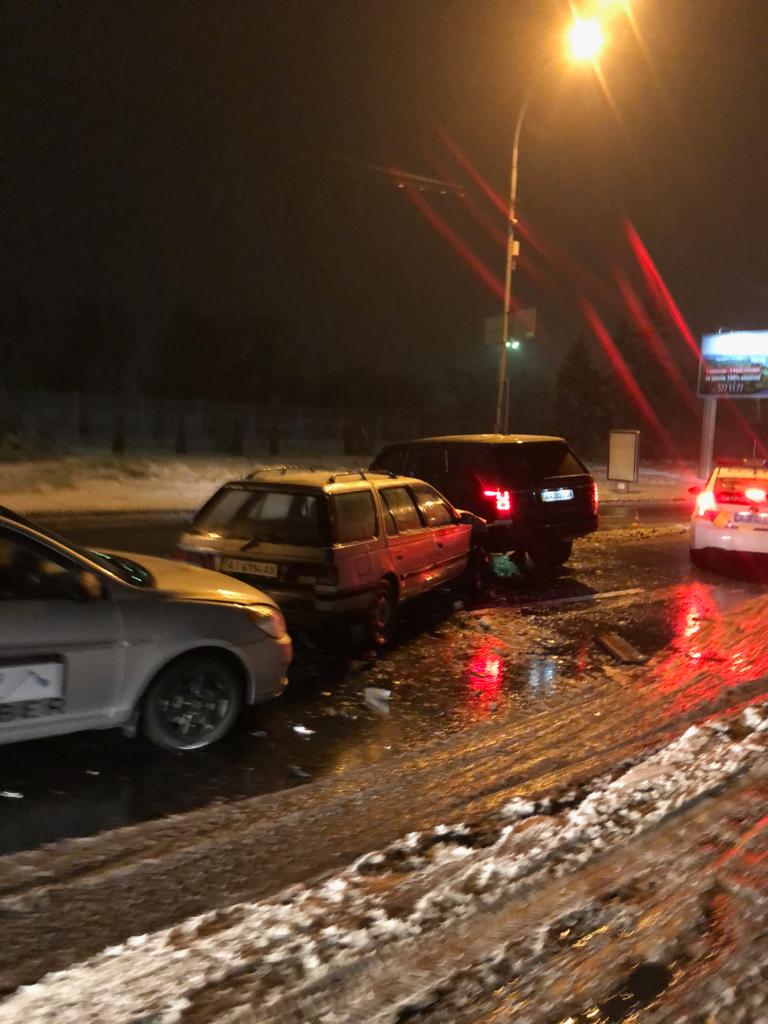 В ДТП на Броварском проспекте разбиты 4 авто