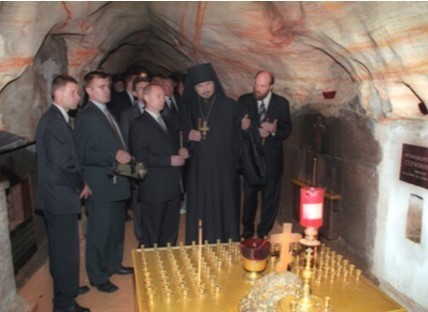 ÐŸÑƒÑ‚Ð¸Ð½ Ð² ÐŸÑÐºÐ¾Ð²Ð¾-ÐŸÐµÑ‡ÐµÑ€ÑÐºÐ¾Ð¼ Ð¼Ð¾Ð½Ð°ÑÑ‚Ñ‹Ñ€Ðµ. 18 Ð»ÐµÑ‚ Ð½Ð°Ð·Ð°Ð´ dqxikeidqxidqrant