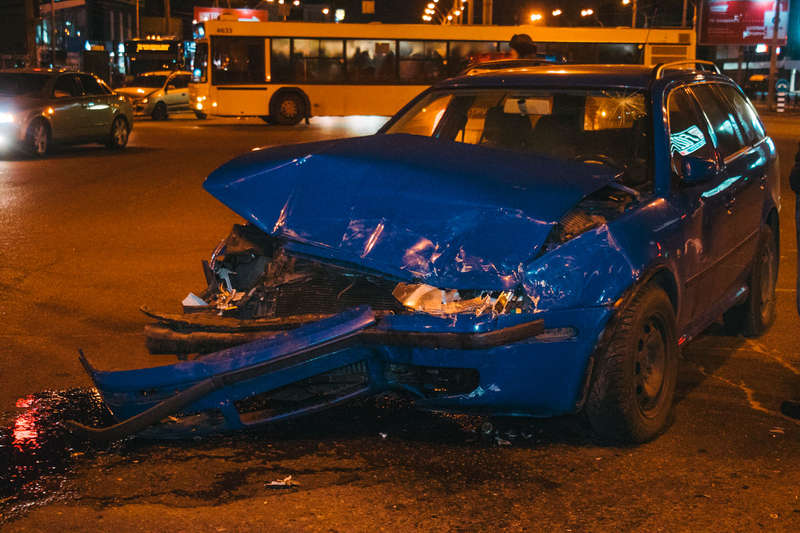 29 ноября возле станции метро "Почайна" столкнулись две Skoda 29 ноября возле станции метро "Почайна" столкнулись две Skoda dqxikeidqxidqrant