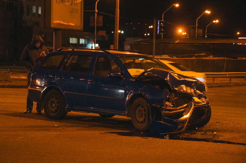 Octavia ехала в сторону Оболонского проспекта Octavia ехала в сторону Оболонского проспекта
