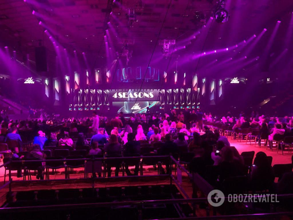 ,  !      M1 Music Awards