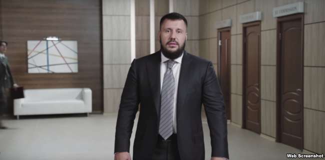 Олександр Клименко у створеному на його замовлення відеоролику про те, як він намагається повернутися до української політики dqxikeidqxidqrant